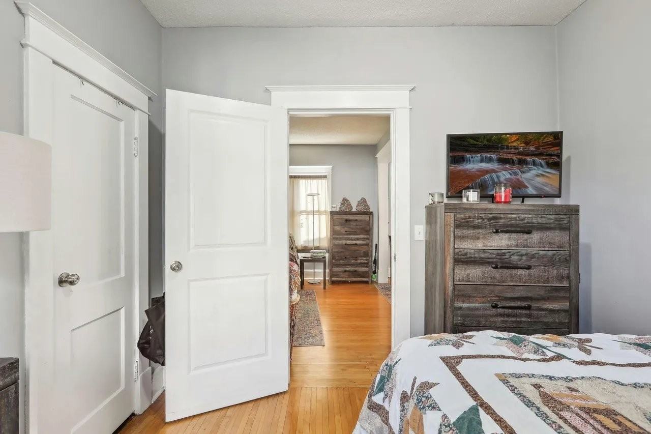 3010 Grand St Ne #1 - Photo 5 of 15