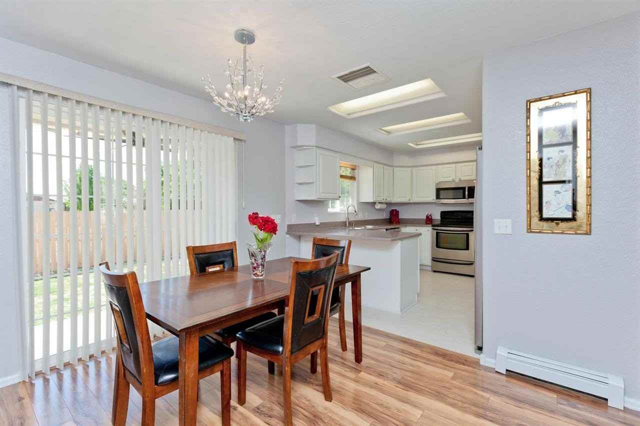 541 Shanne St - Photo 4 of 20