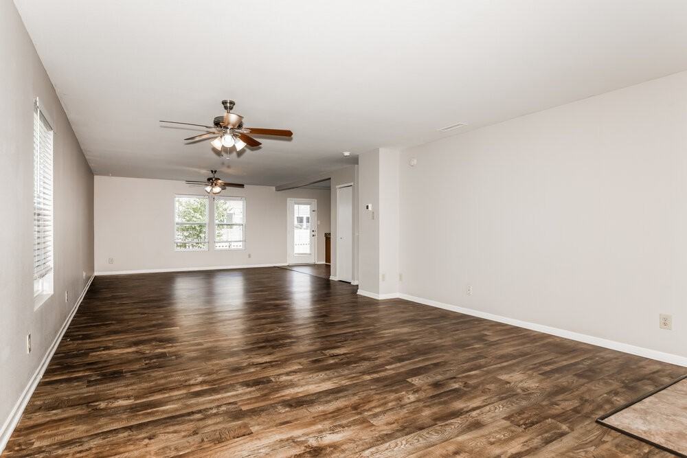 10926 Spirit Dr - Photo 4 of 17