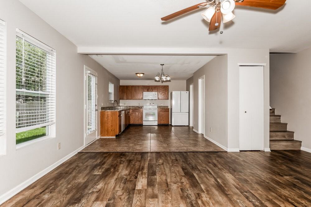 10926 Spirit Dr - Photo 7 of 17