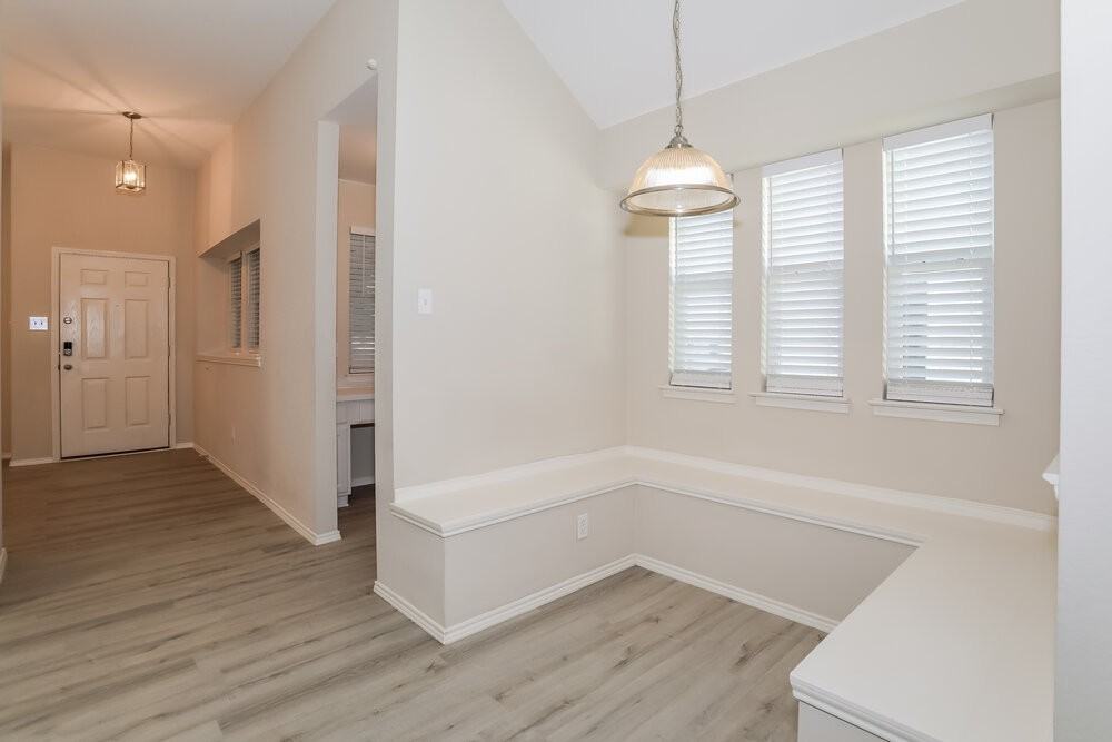 240 Creekview Dr - Photo 6 of 16