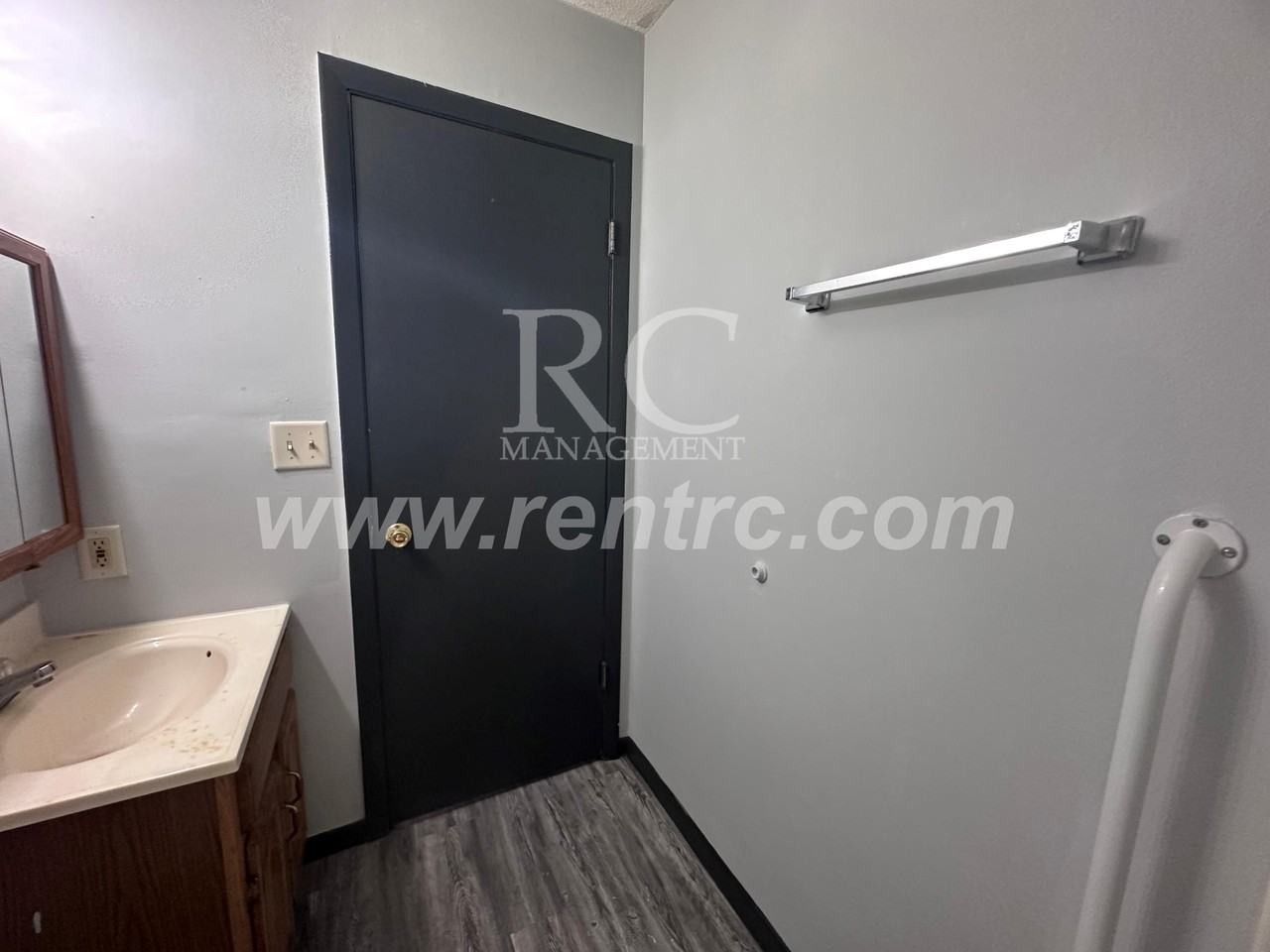 1005 Oak St Apt 8 - Photo 5 of 9