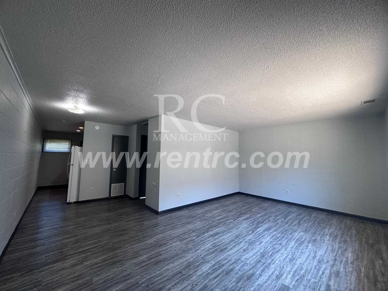 1005 Oak St Apt 8 - Photo 6 of 9