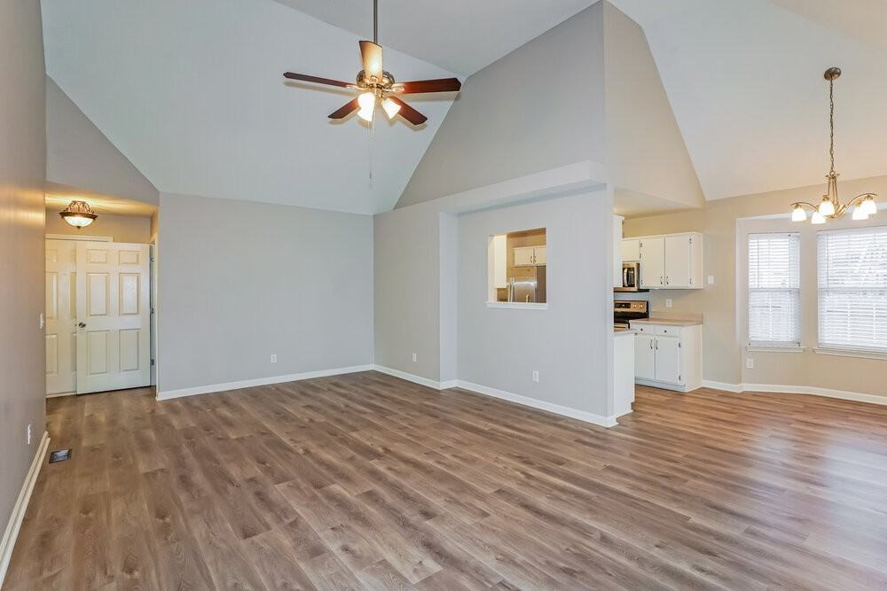 511 Parrish Way - Photo 4 of 17