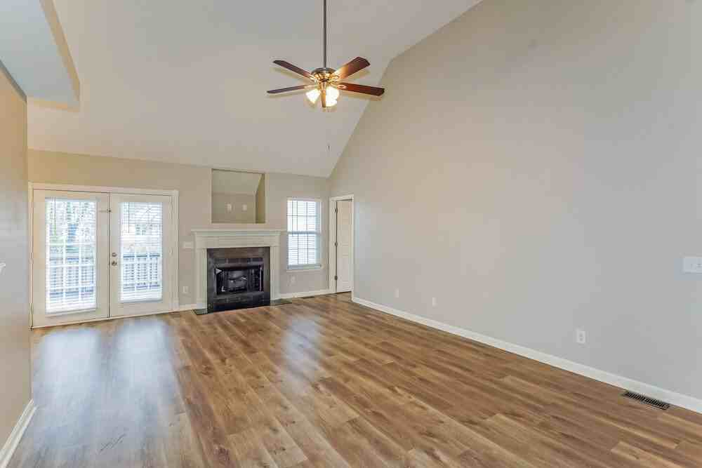 511 Parrish Way - Photo 5 of 17
