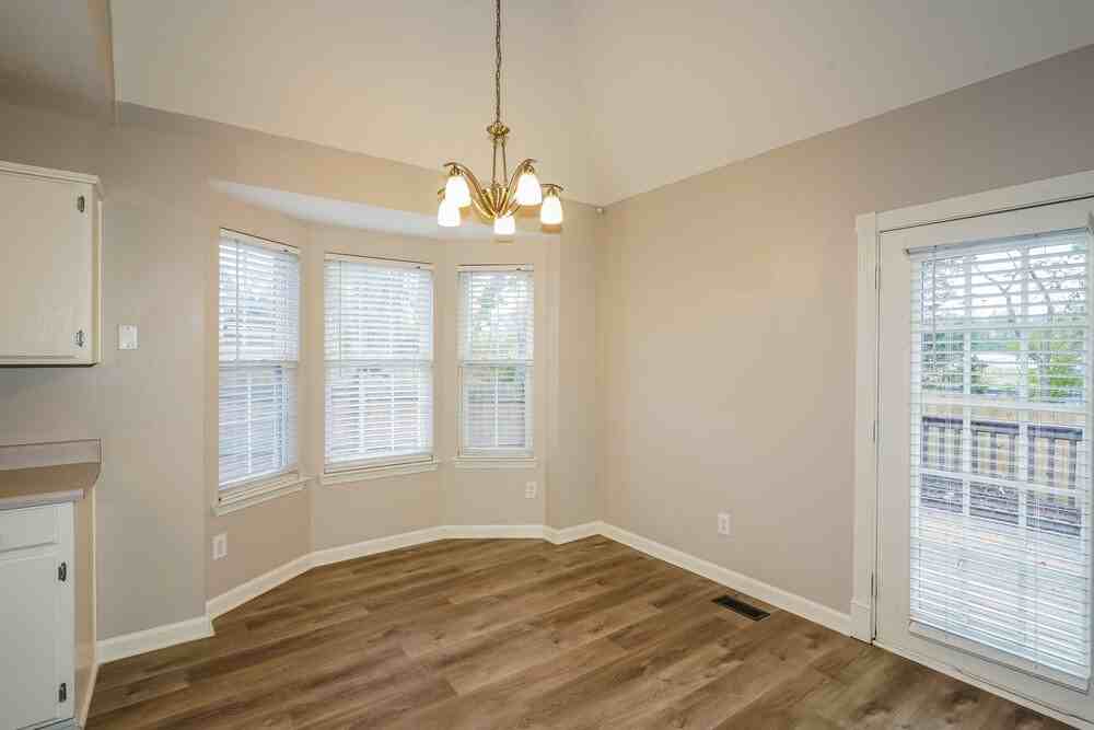 511 Parrish Way - Photo 6 of 17