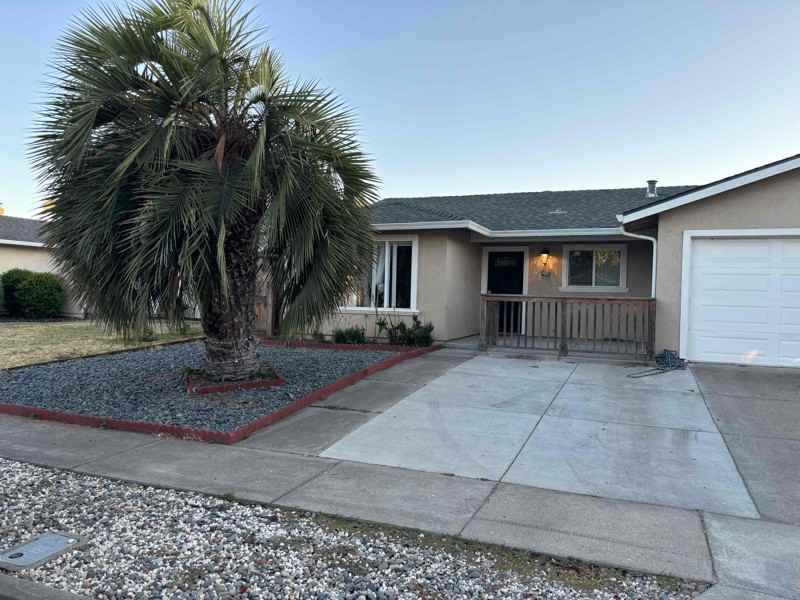 3225 Lake Arrowhead Ave