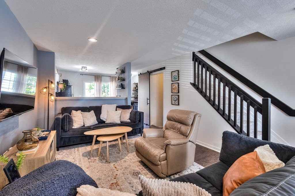 7236 Colonial Affair Dr - Photo 5 of 50