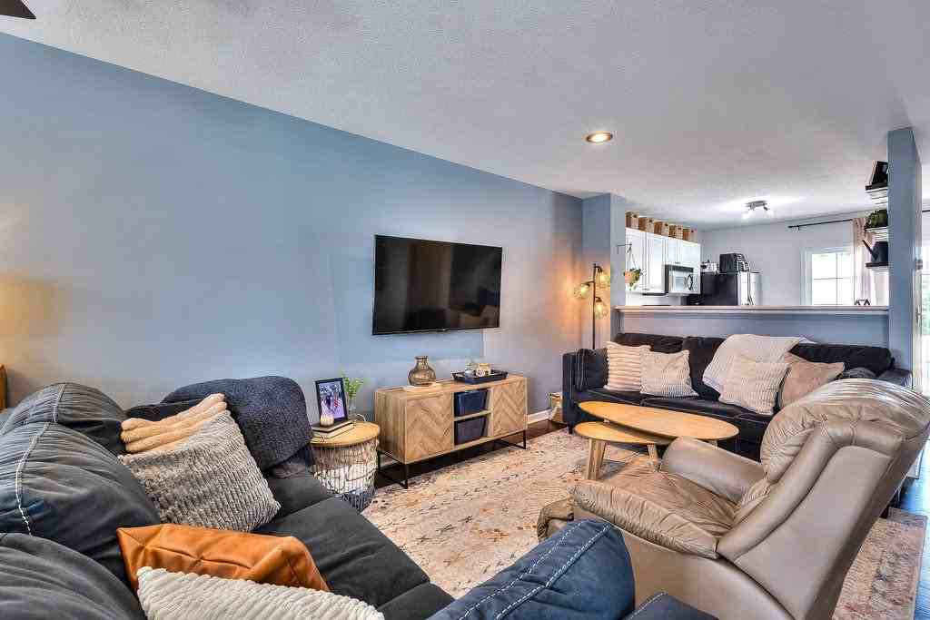 7236 Colonial Affair Dr - Photo 6 of 50