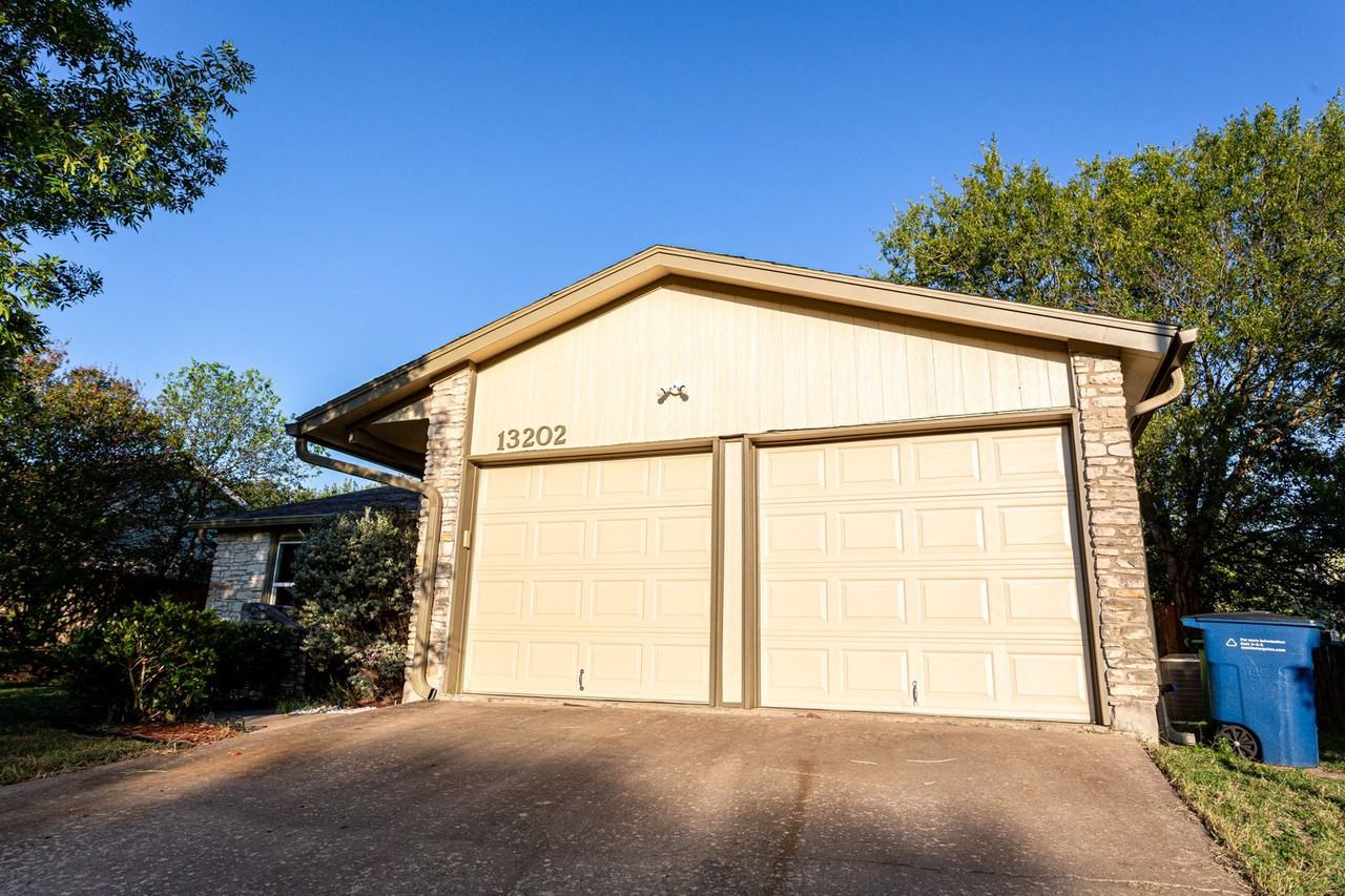 13202 Rampart St - Photo 2 of 23