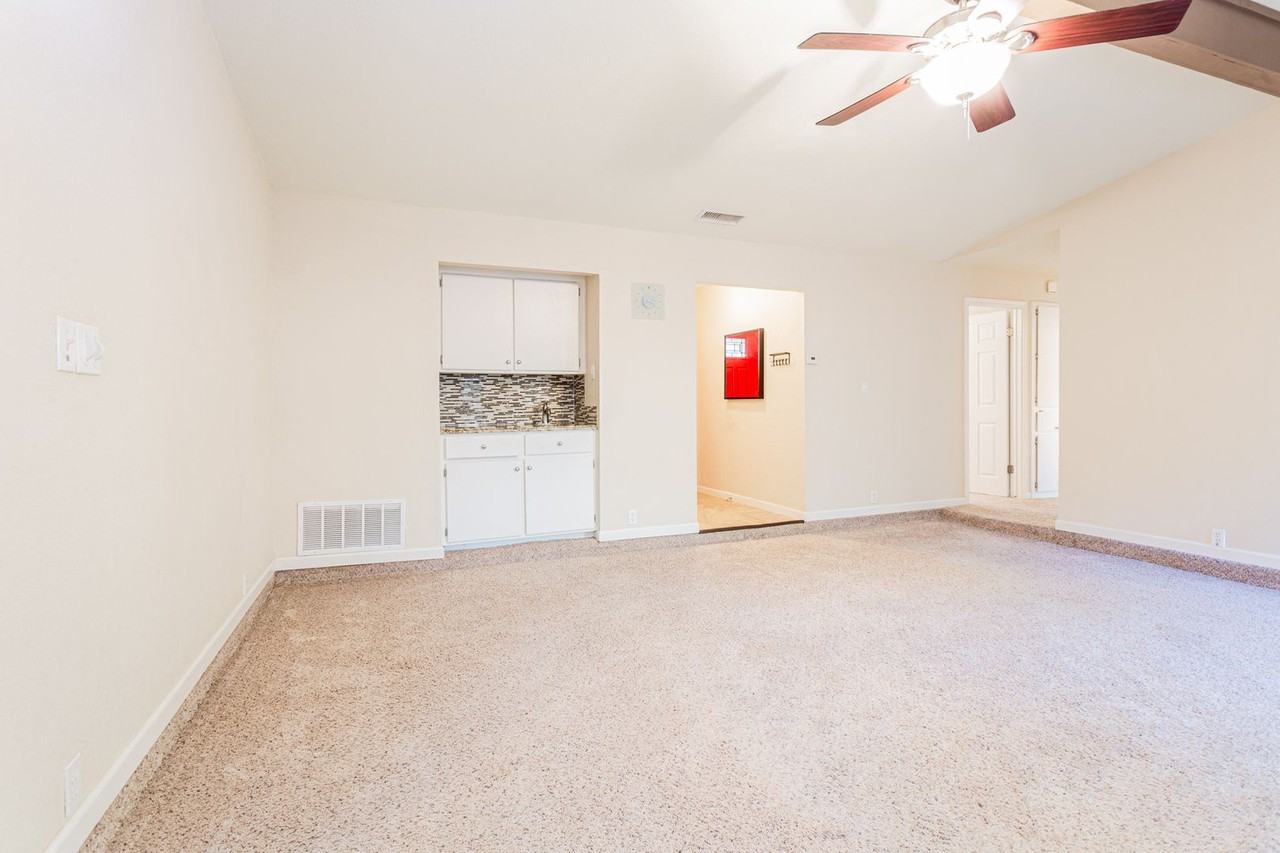 13202 Rampart St - Photo 5 of 23