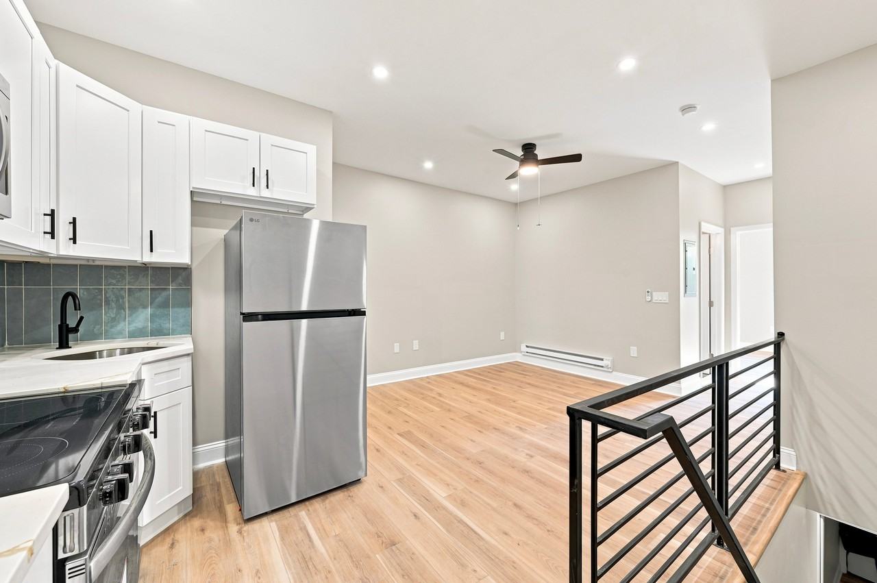 872 N 46th St #2 - Photo 4 of 12