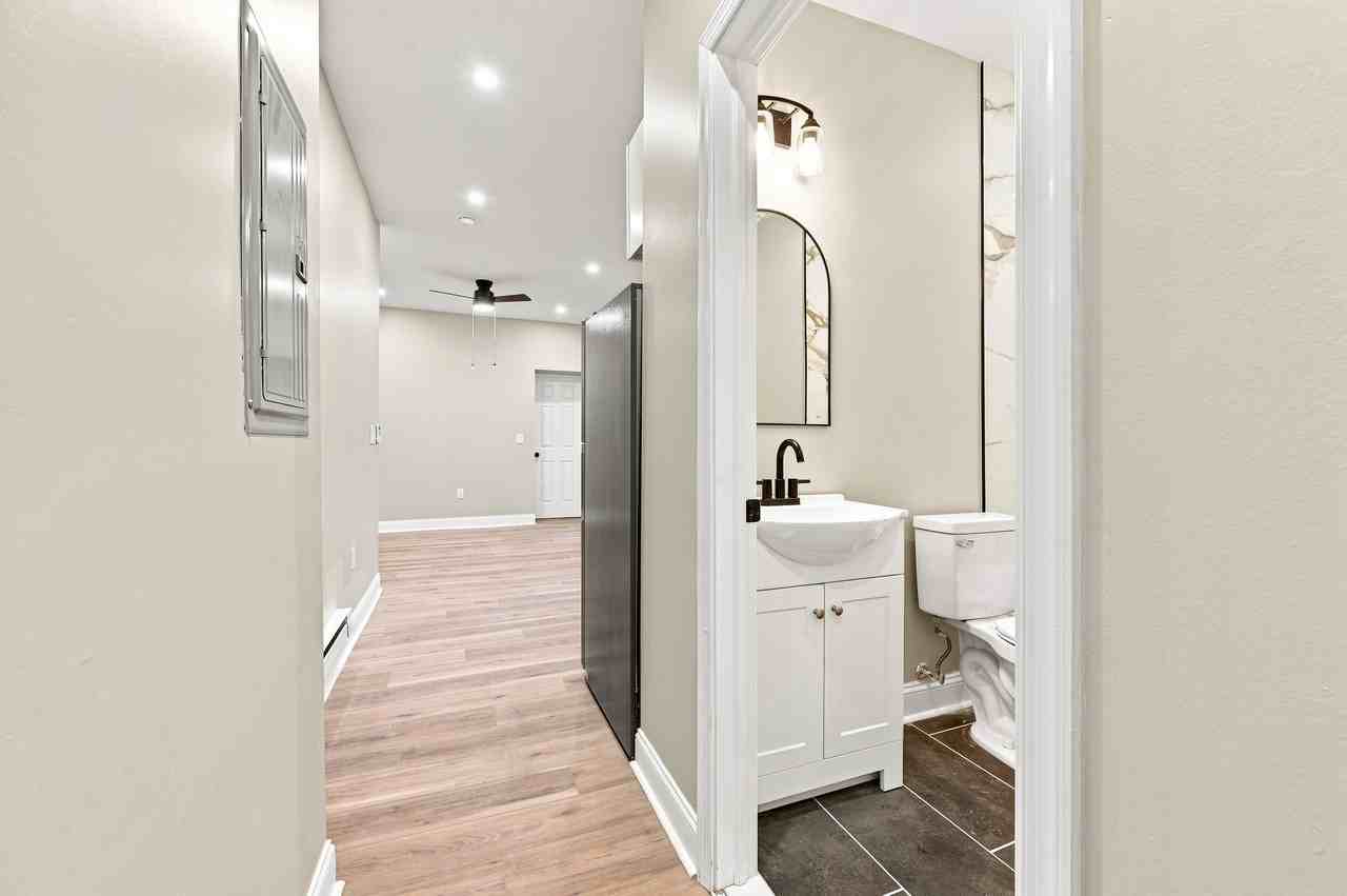872 N 46th St #1 - Photo 5 of 8