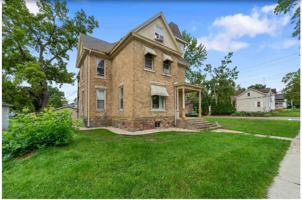 featured image of 164 S Washington St #4