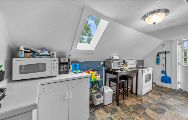 164 S Washington St #4 - Photo 7 of 20