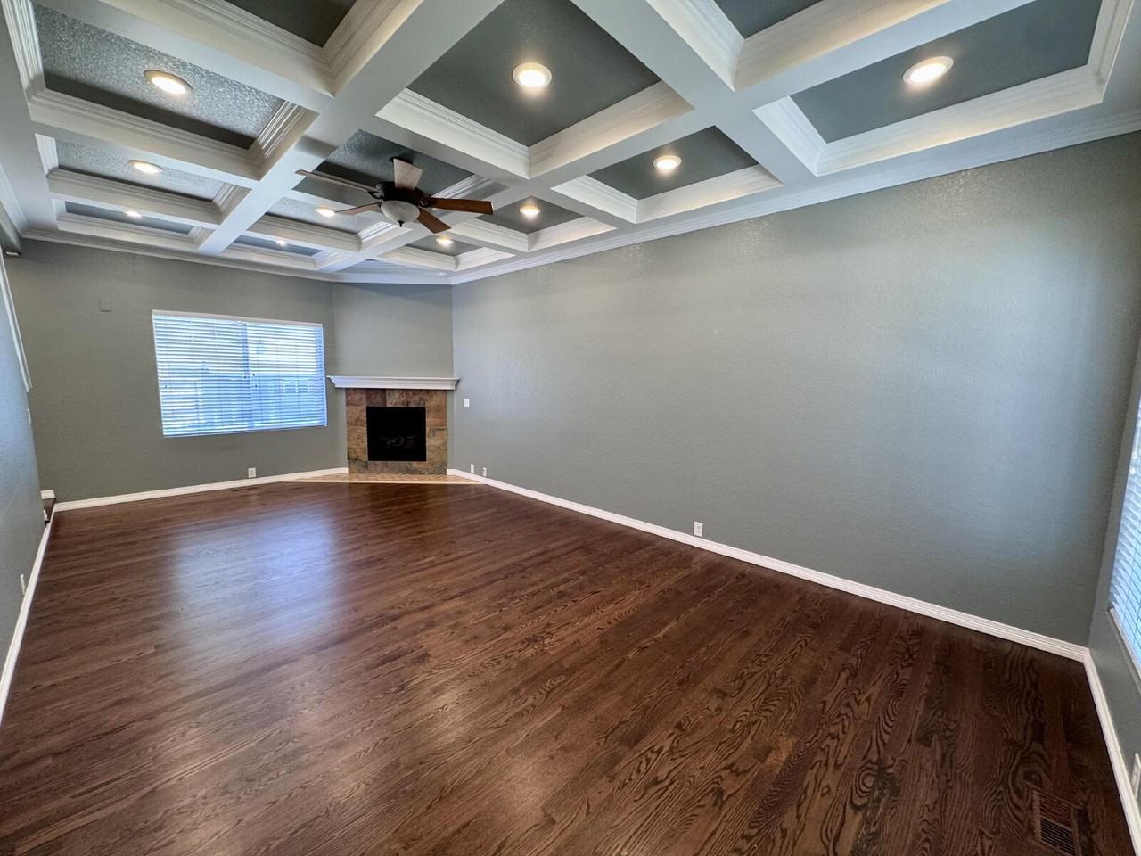 11260 Jersey Way - Photo 3 of 44