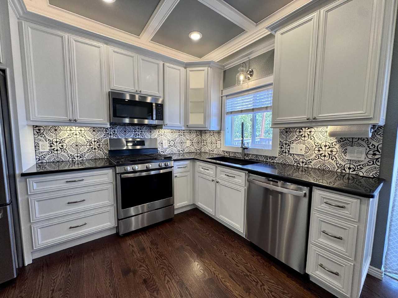 11260 Jersey Way - Photo 4 of 44