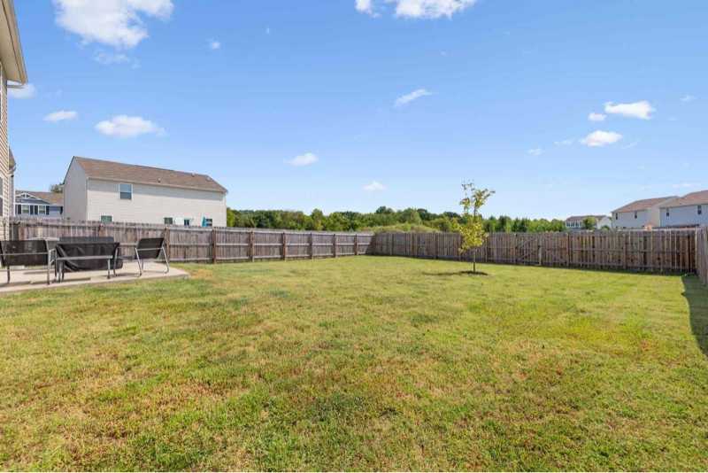 1952 Belle Arbor Dr - Photo 5 of 10