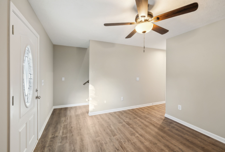 302 8th Ave Sw #1 - Photo 6 of 19