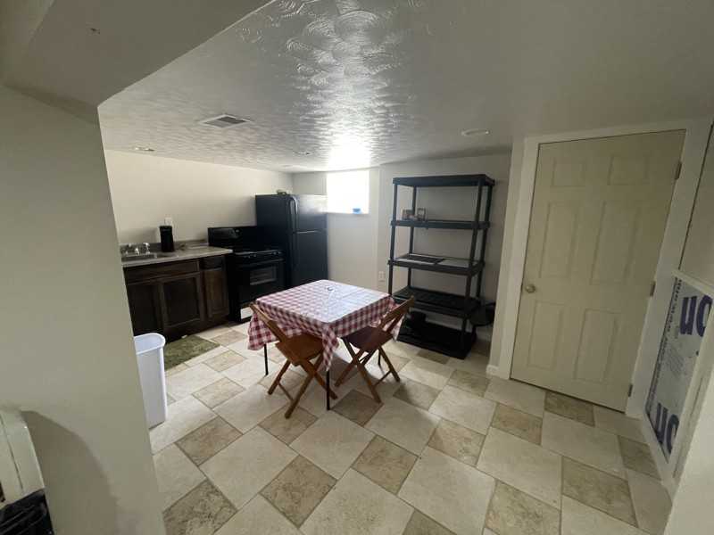 1220 Linden St - Photo 3 of 10