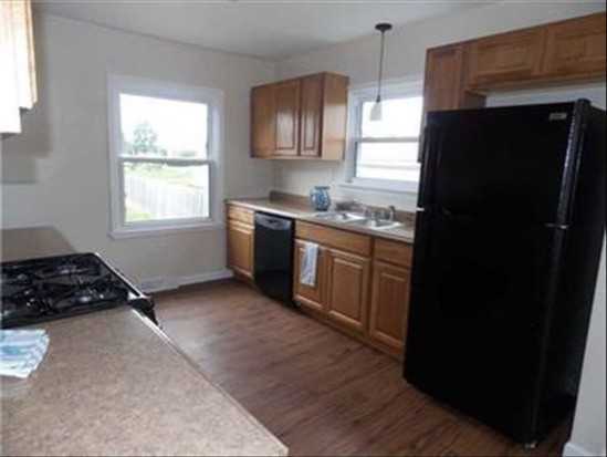 1220 Linden St - Photo 6 of 10