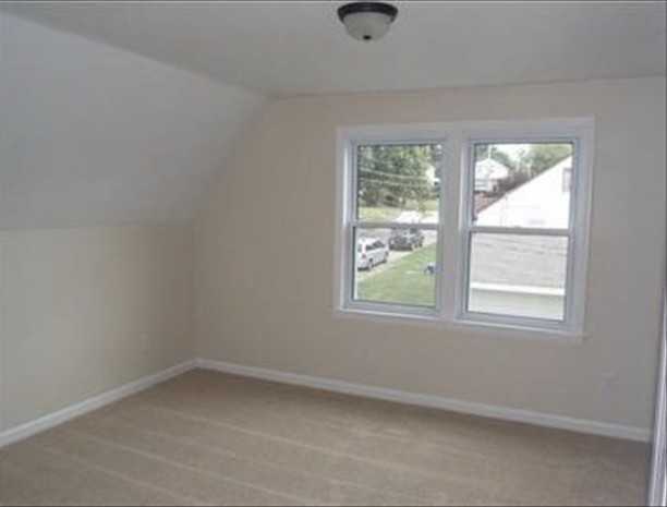 1220 Linden St - Photo 7 of 10