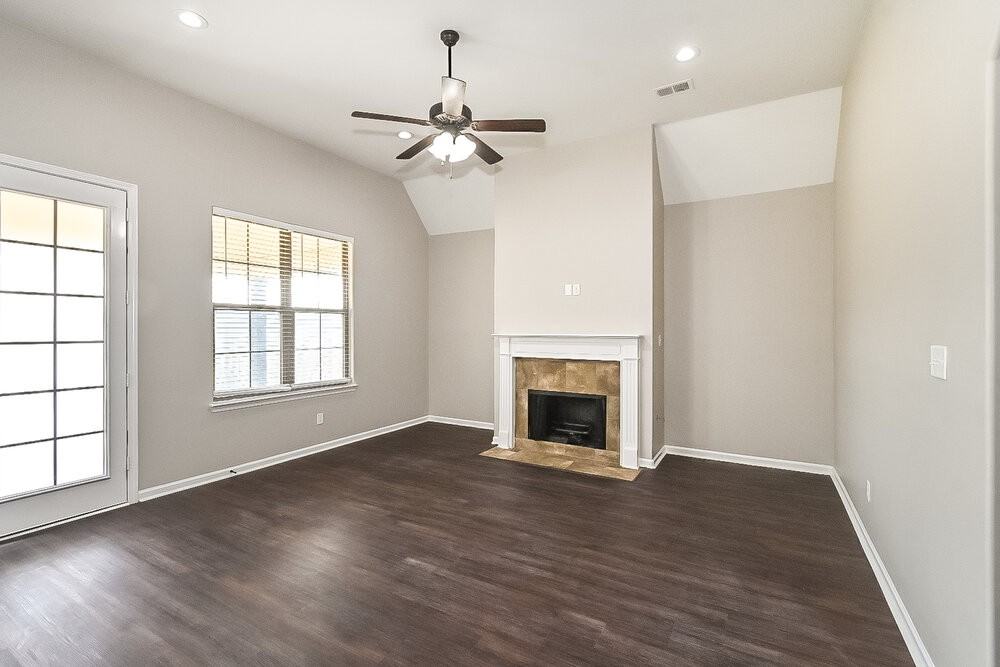 75 Briar Hollow Ln - Photo 5 of 19