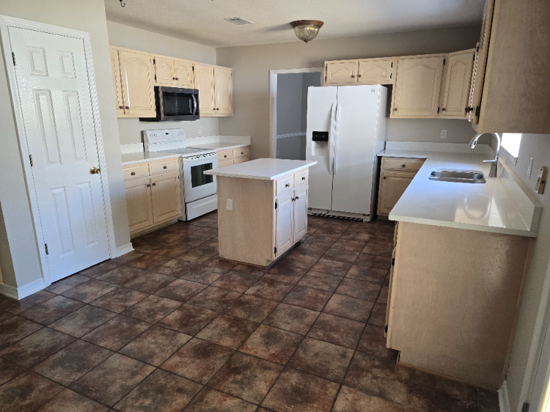 2566 Barron Ct - Photo 2 of 20