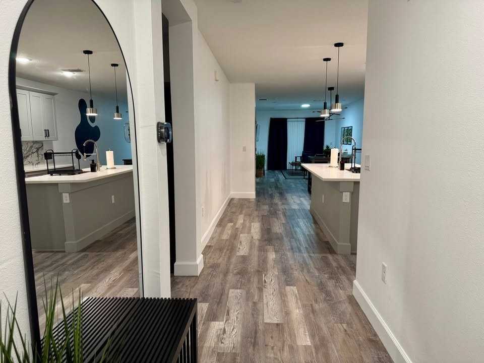 2242 Fernwood St #B - Photo 2 of 17