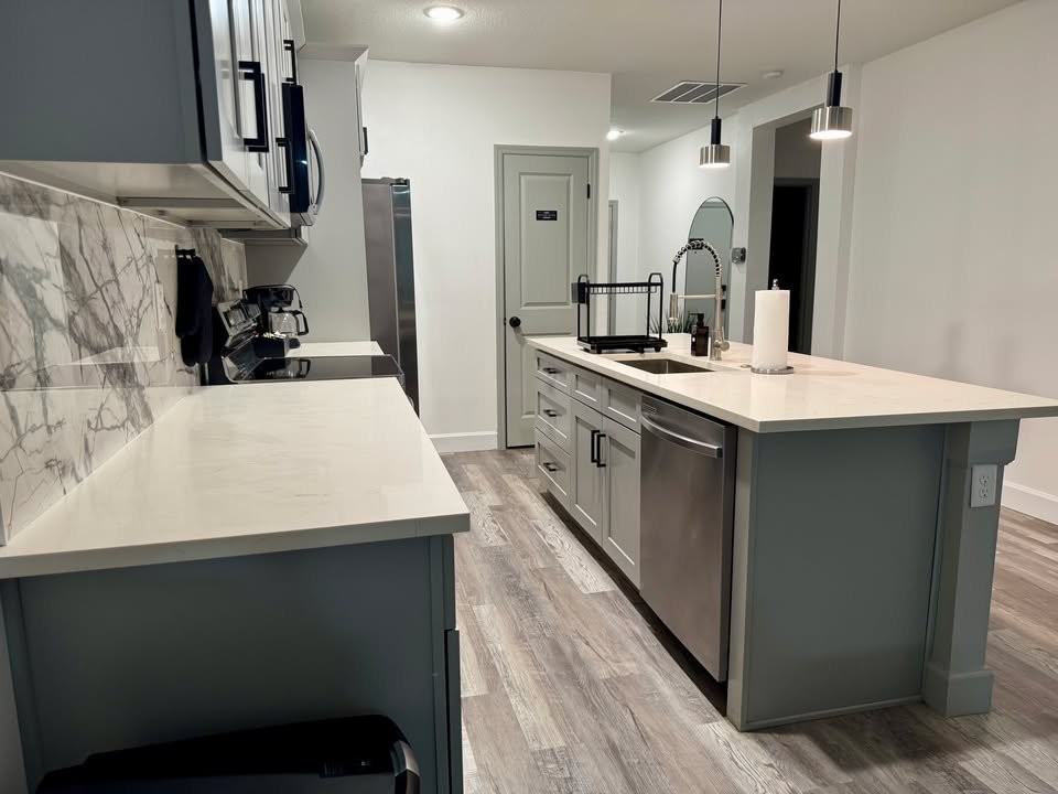 2242 Fernwood St #B - Photo 4 of 17