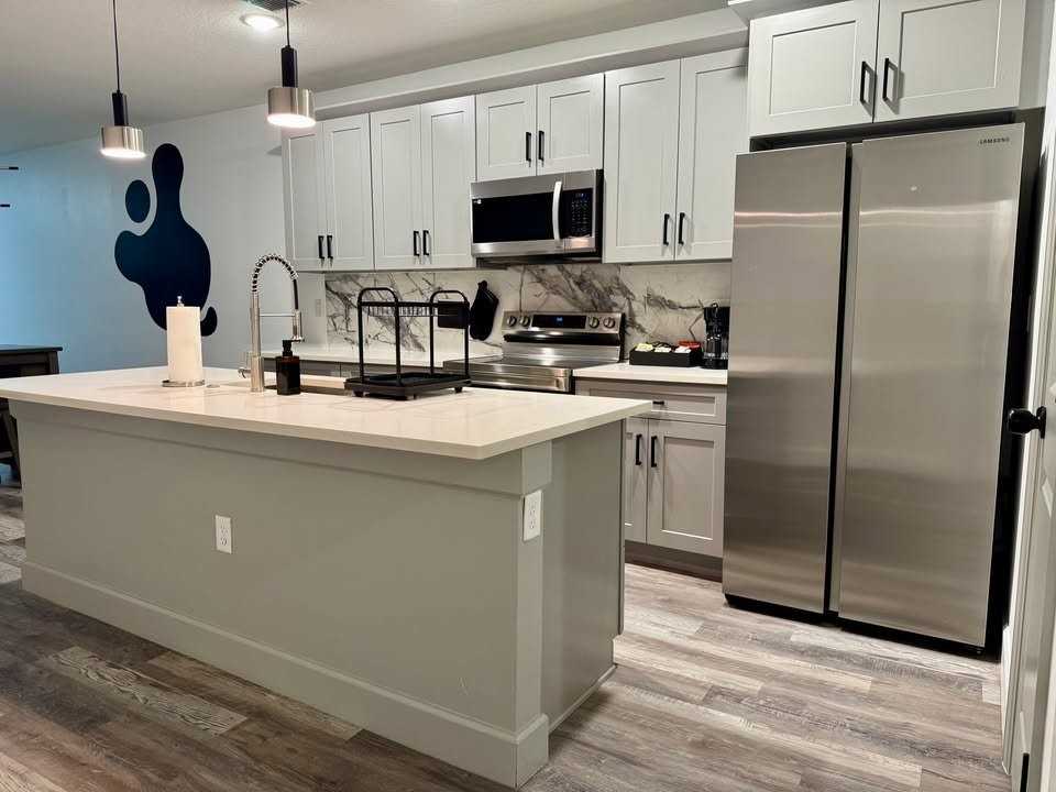 2242 Fernwood St #B - Photo 5 of 17