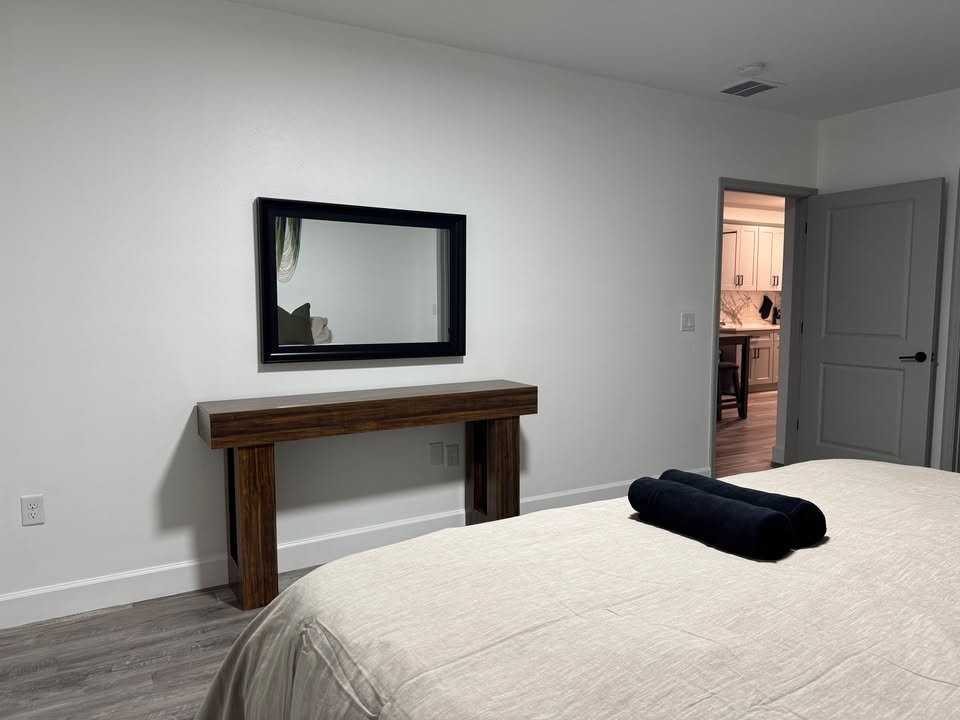 2242 Fernwood St #B - Photo 6 of 17