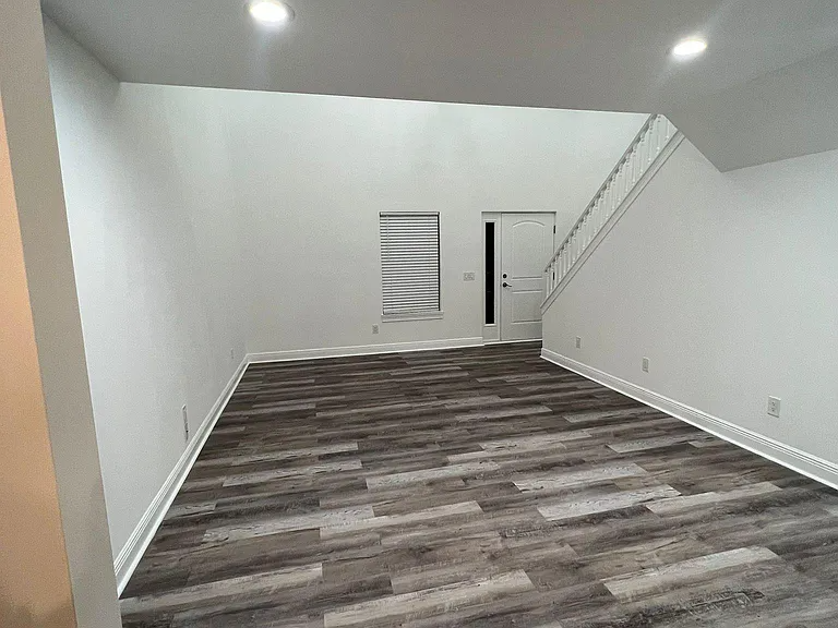 505 E 24th St - Photo 3 of 10