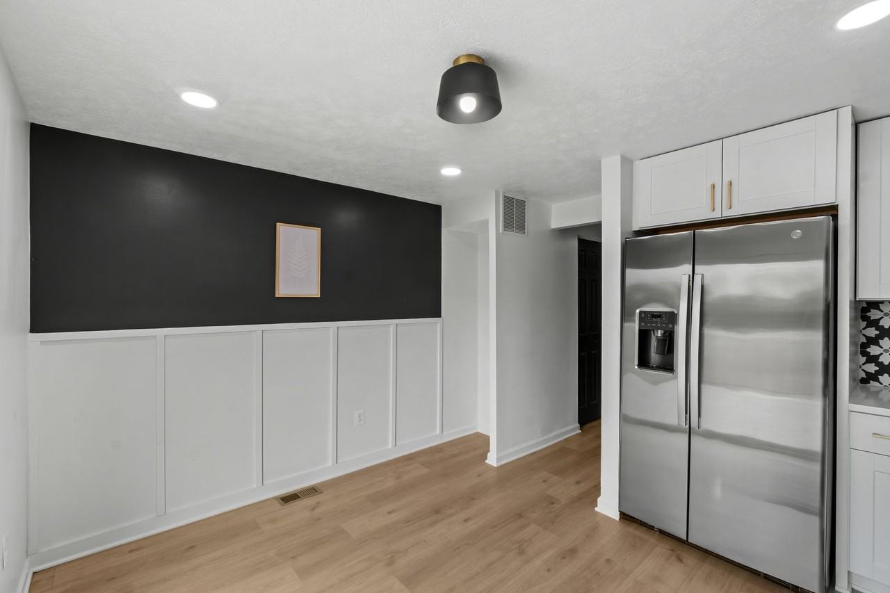 112 N Schroeder St - Photo 5 of 20