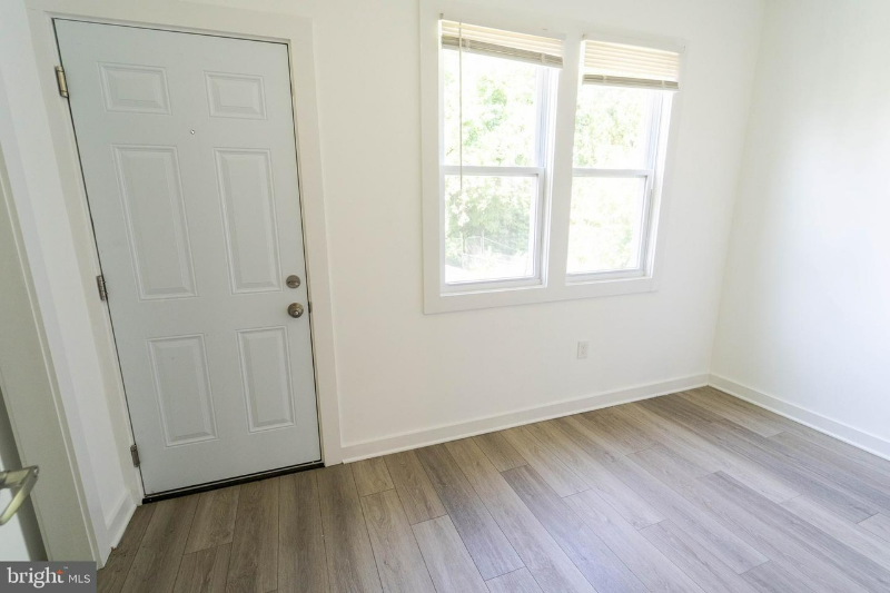 1500 V St Se #2 - Photo 7 of 12