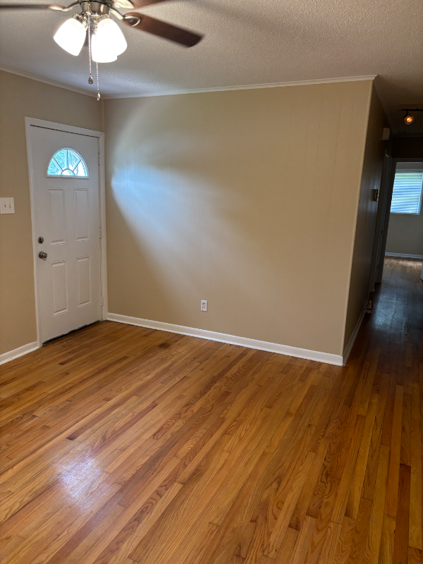 2837 Meade Ave - Photo 4 of 10