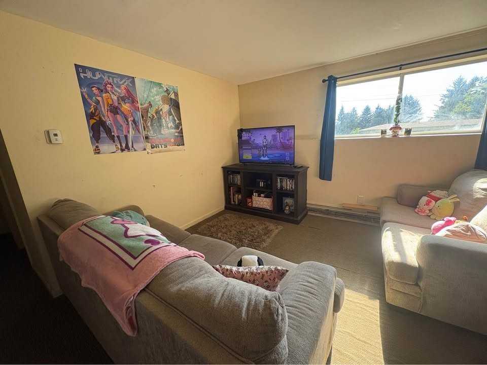 111 Mountain St #C - Photo 2 of 7