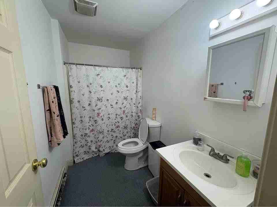 111 Mountain St #C - Photo 5 of 7