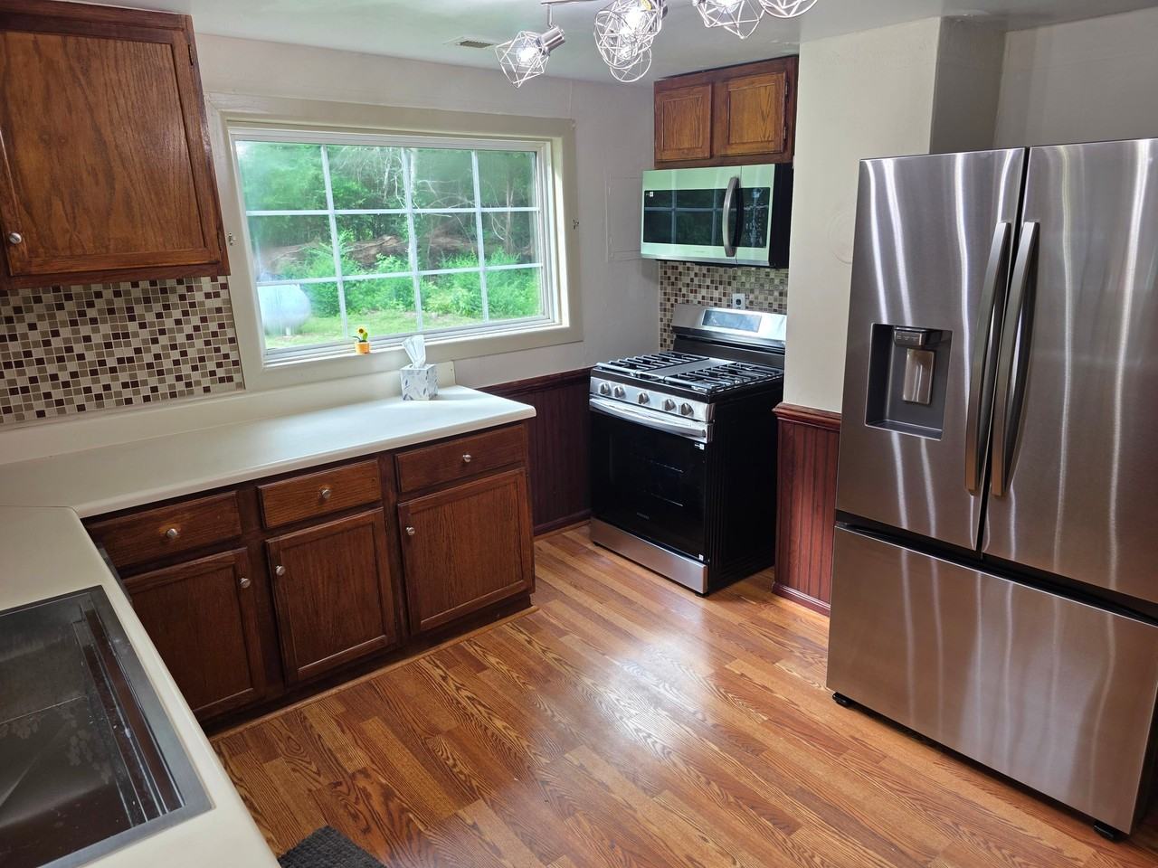 1425 Dorset Rd - Photo 2 of 20