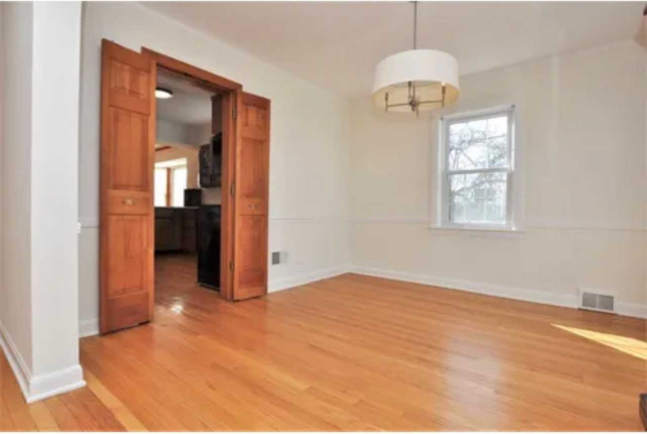 6815 N Lowell Ave - Photo 4 of 31