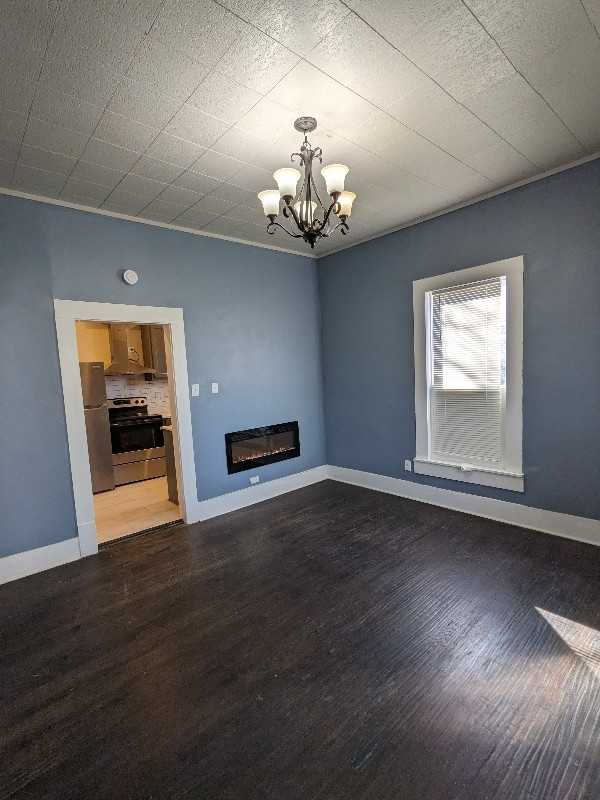 534 E Sycamore St - Photo 4 of 20