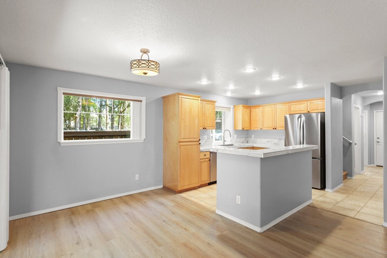 793 Ne 61st Ct - Photo 5 of 23