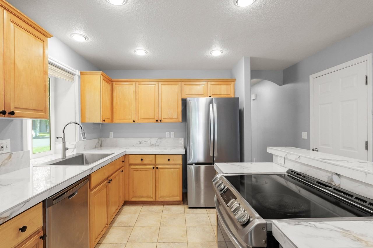 793 Ne 61st Ct - Photo 6 of 23