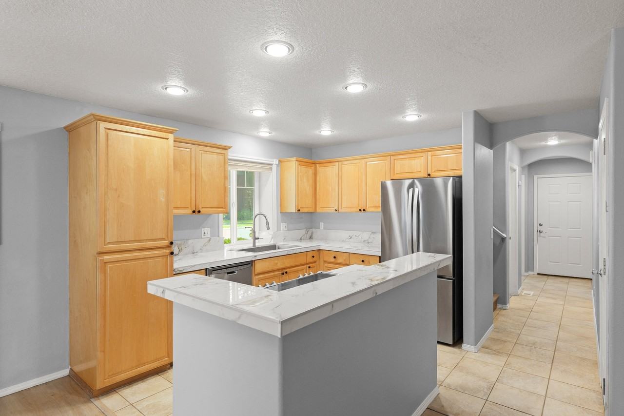 793 Ne 61st Ct - Photo 7 of 23