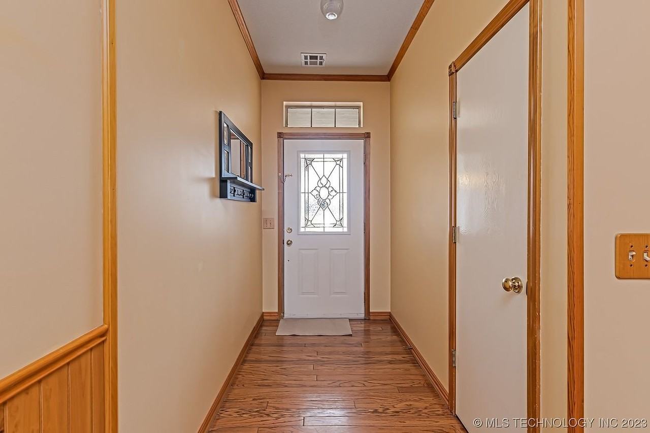 12509 E 83rd St N - Photo 4 of 23