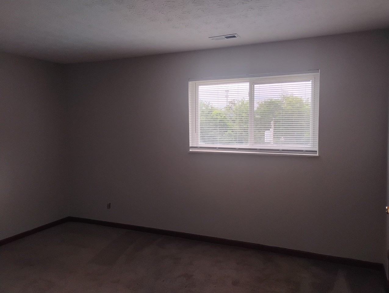 1000 Valley View Ln #G - Photo 6 of 10
