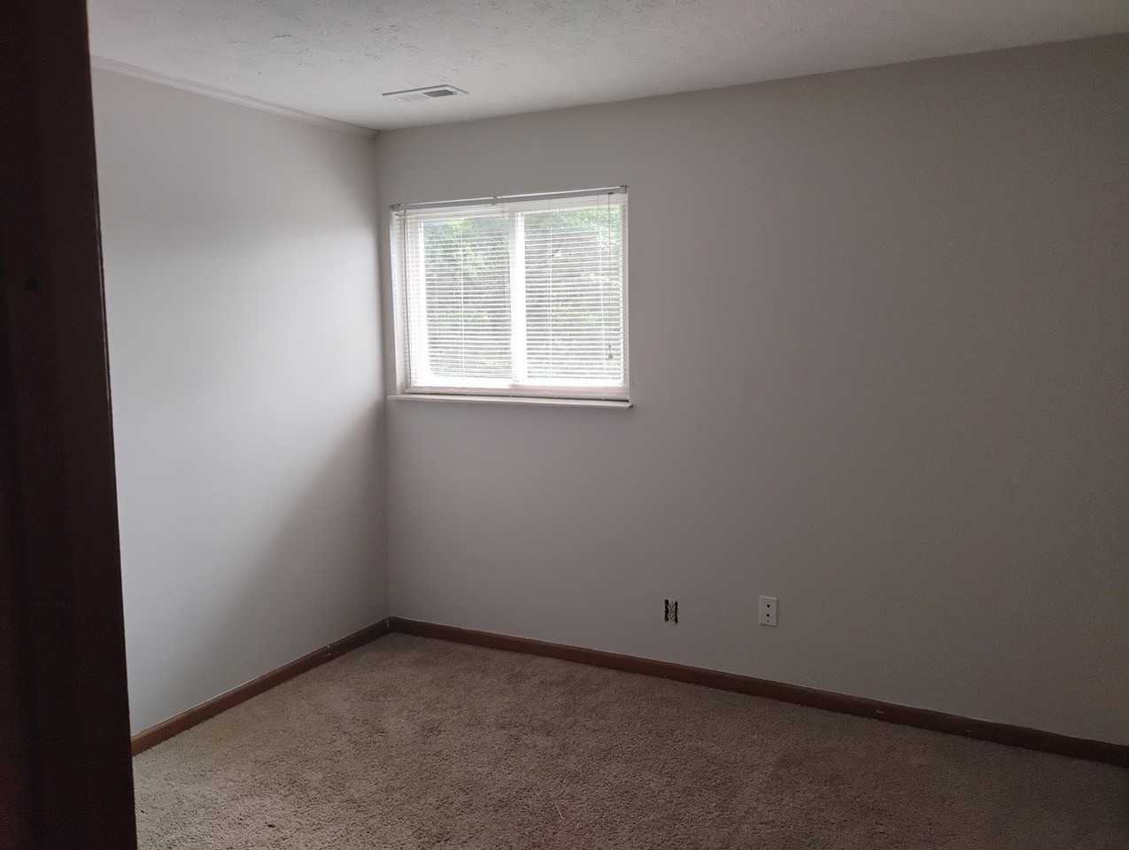 1000 Valley View Ln #G - Photo 7 of 10