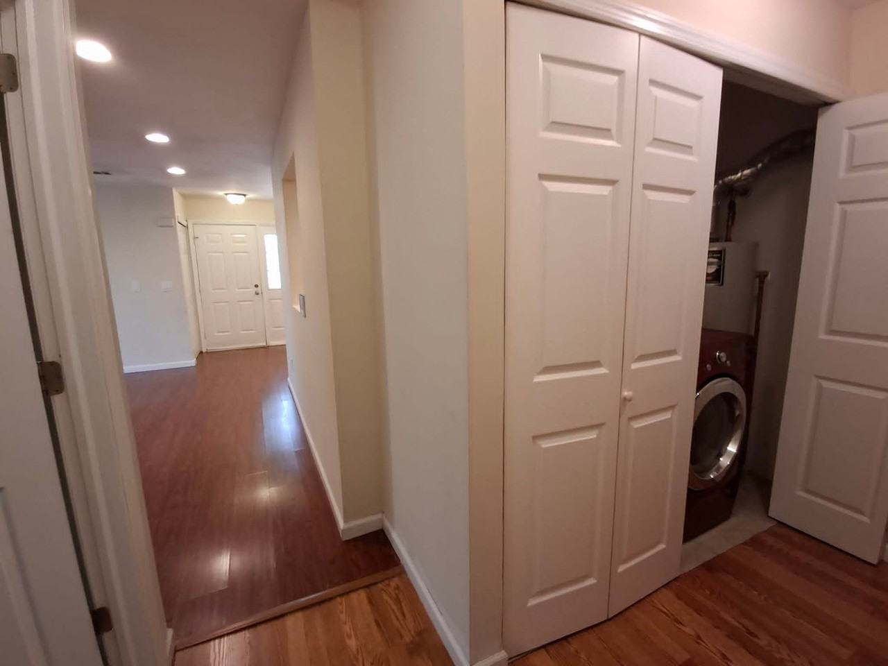 1209 Harbor Club Dr - Photo 3 of 25