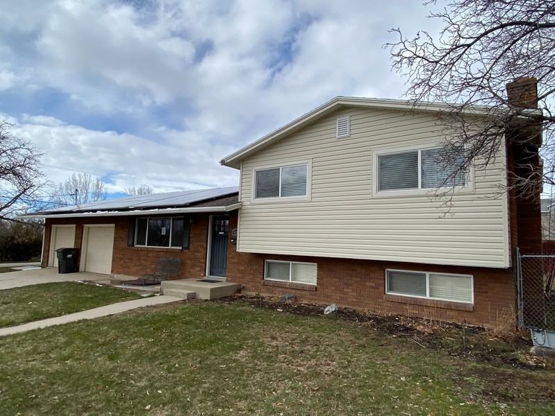 411 Es - Photo 3 of 16