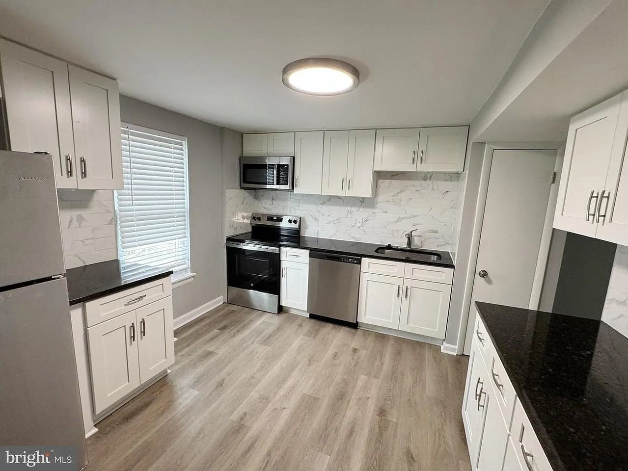 9226 Throgmorton Rd - Photo 2 of 23